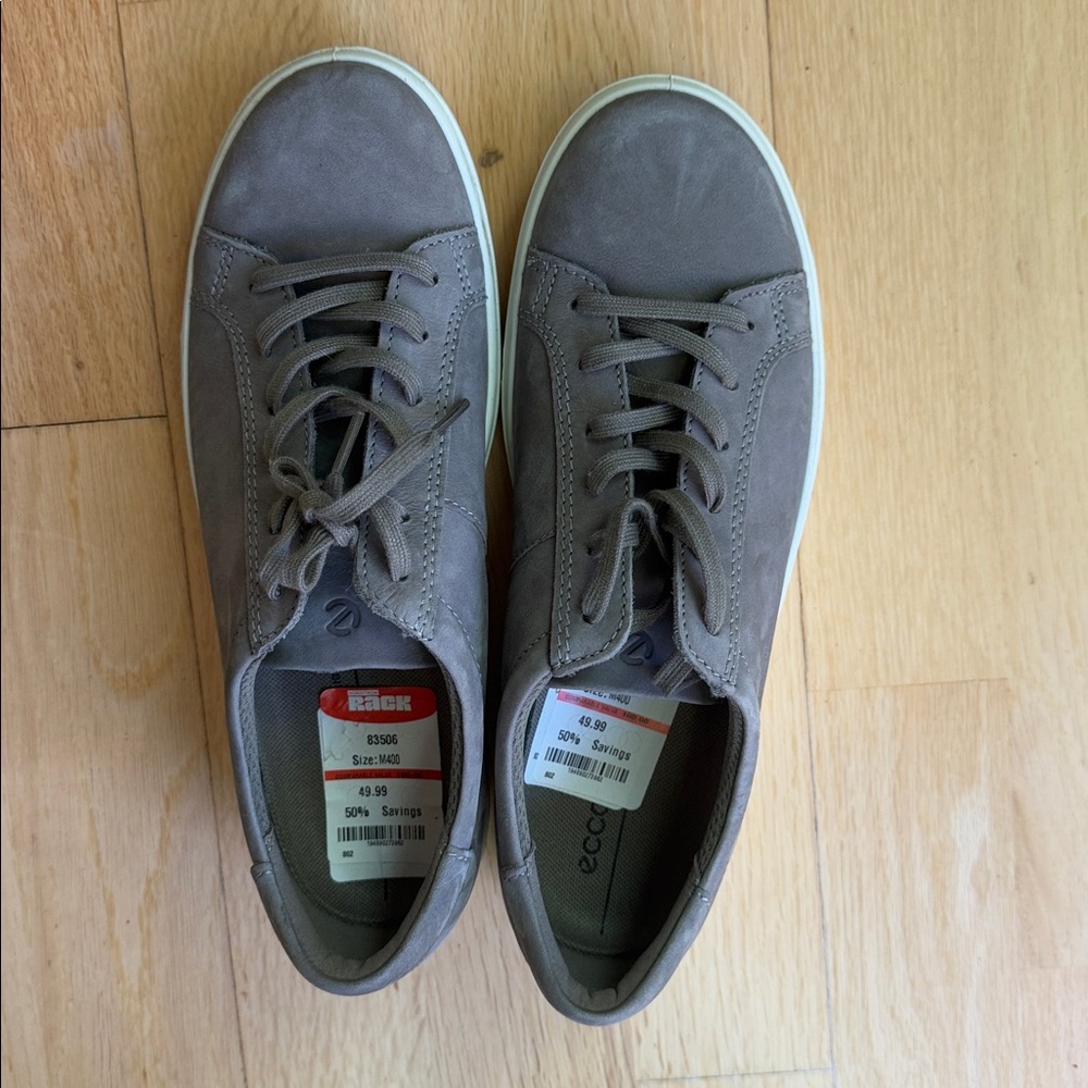 NWT Ecco Soft Suede sneaker size 9-9.5